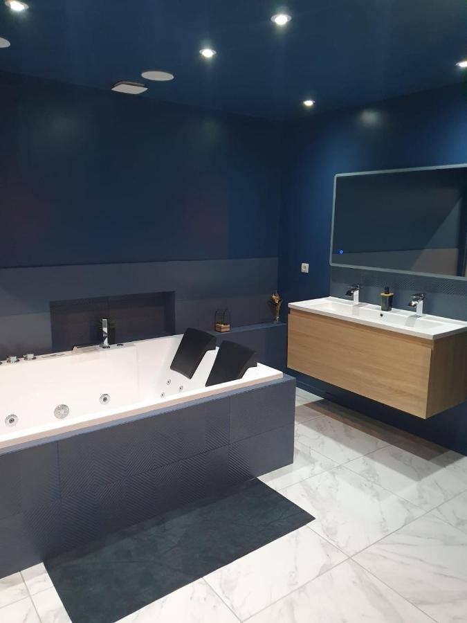 La Suite - Loft Spa Tavernes Exterior photo